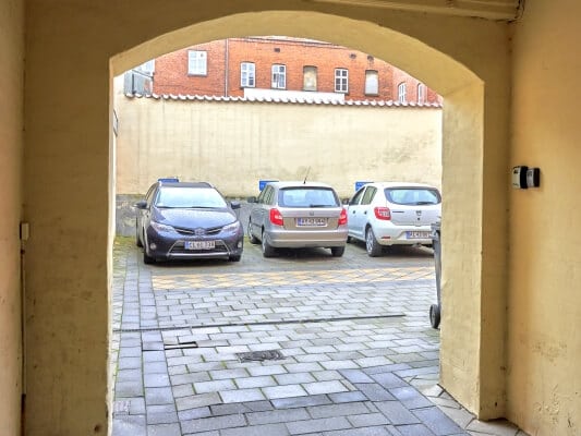 Parking in the back yard, BB-Hotel Vejle